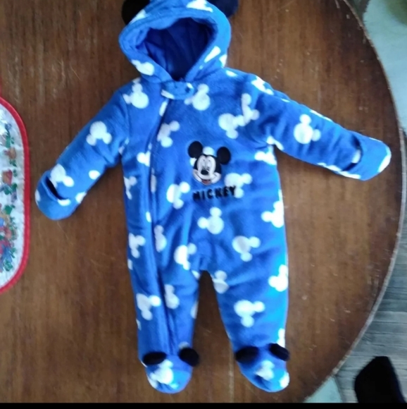 *SOLD* Disney Baby Bunting sleeper snow suit - Picture 8 of 9